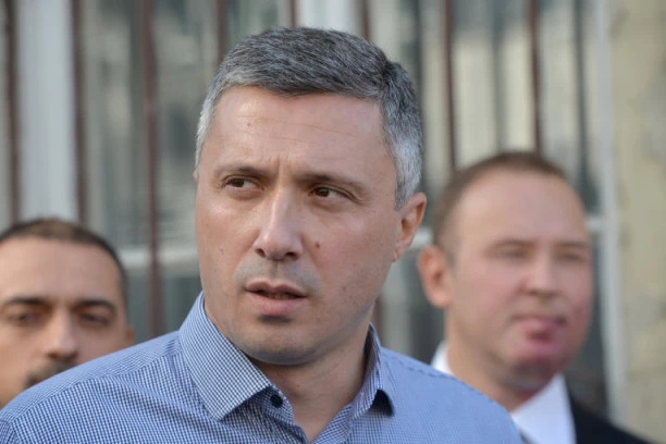 BOLE FAŠISTA IMA AMNEZIJU: Tvrdi da kriminal pre dolaska SNS-a nije postojao, a zaboravio na Zemunce i Šarića