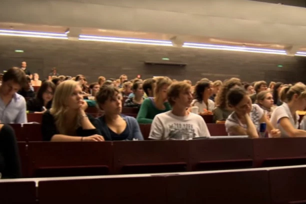 SPISAK FAKULTETA KOJI SU DOBILI SAGLASNOST ZA IZVOĐENJE NASTAVE NA DALJINU! Oglasio se NAT važnom informacijim za sve studente i profesore!