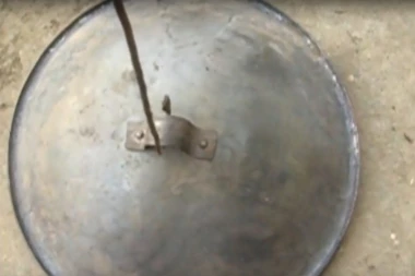 7.000 godina je stara priprema hleba u crepulji: Na Staroj planini žene još uvek na ovaj način prave hleb