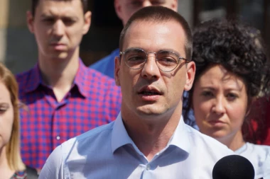 (VIDEO) Bastać se izblamirao kao nikad! U emisiji priznao da je CELU FAMILIJU postavio na izbornu listu, a među njima zet frizer, ženina kuma, supruga...