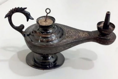 (FOTO) Persijski tepih, čarobna lampa, figure od žada! Na beogradskom aerodromu zaplenjeno čitavo bogatstvo!