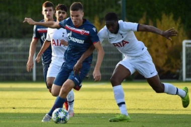 Brutalan poraz omladinaca Zvezde u Londonu: Totenhem dao devet komada Đorđevićem klincima!