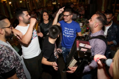 Zapalila masu: Pogledajte šta je uradila Indi na rođenju sina Danijela Đurića!