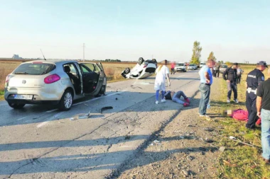 (FOTO) JEZIVA SAOBRAĆAJKA KOD ČURUGA: Klinac UBIO jednu i povredio 5 osoba!