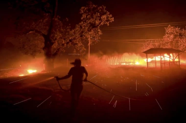 U Crnoj Gori buknuli požari na čak 11 lokacija: Evo šta je uzrok!