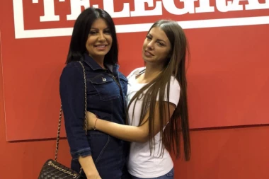(VIDEO) Dragana Mitar i Olja Bajrami napravile pometnju na Sajmu medija ispred štanda Srpskog Telegrafa: Rijaliti zvezde progovorile o ulasku u "Zadrugu 3"!