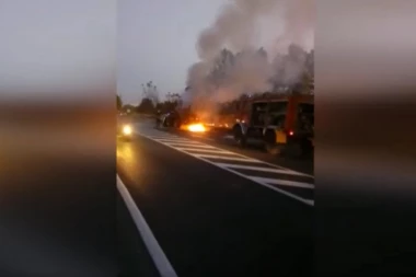 Incident na Batajničkom drumu: Zapalio se bager!