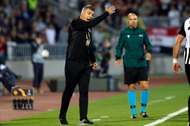 Vanredno saopštenje iz Humske: Evo zašto se Milošević nije pojavio na konferenciji posle poraza!