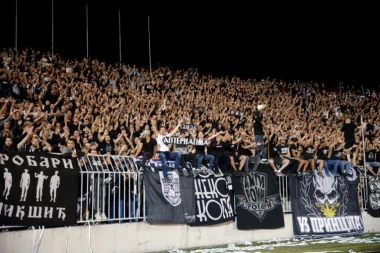 Partizan dobija na Old Trafordu!