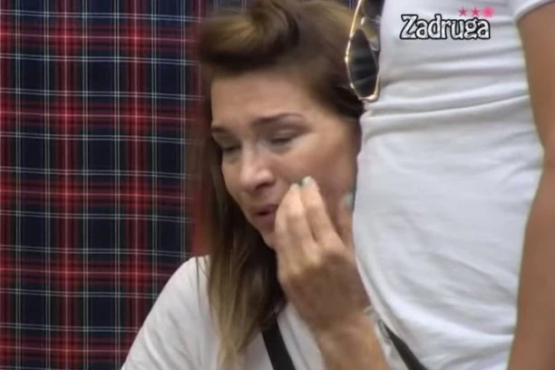 PLATILA JE NAJSKUPLJU CENU - SVOJIM ŽIVOTOM! Pevačica otkrila tajnu koju je godinama skrivala, ovi detalji lede krv u žilama!