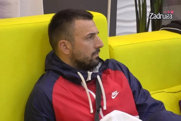 "PITAJ ME TO UŽIVO DA TE IZJ*BEM U PI*KU": Tomović BESNEO po Instagramu a OVO je glavni razlog!