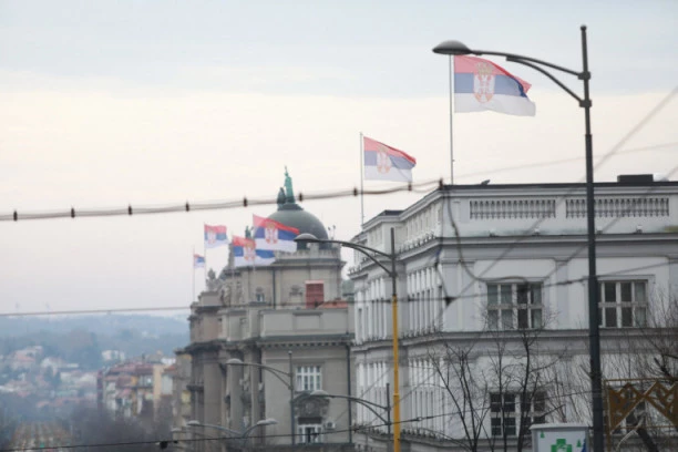 I DALJE UDIŠEMO ZAGAĐEN VAZDUH: Beograd od jutros u crvenom indeksu zagađenja