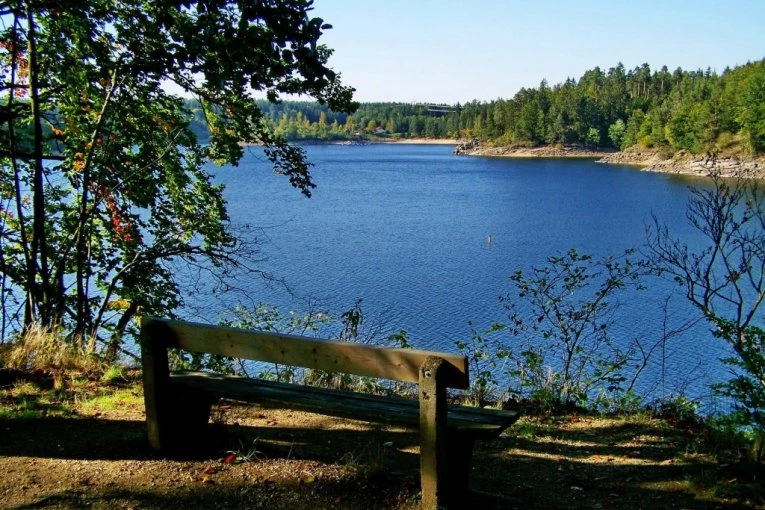 POKUŠAO DA SPASI SINA, PA I ON NASTRADAO: Stravični detalji tragedije na poznatom jezeru