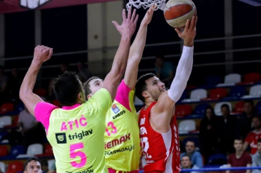 Crveno-belo veče u Železniku: Zvezdina šuterska klinika i izgubljene lopte Mege za drugu pobedu na Jadranu!