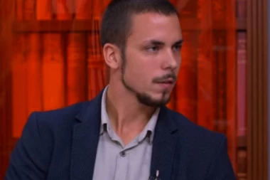 MISTERIJA TRAMPOVOG POZIVA: Analitičari otkrivaju zašto je za Srbiju važno šta je šef Bele kuće rekao Makronu!