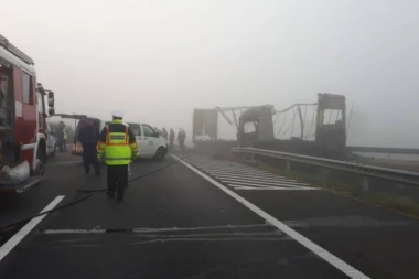 (FOTO) Stravična saobraćajka u Mađarskoj: Sedmoro poginulih, u sudaru učestvovao kamion sa srpskim tablicama!