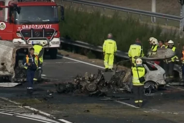 (VIDEO) Vozila potpuno smrskana, jezive scene udesa u Mađarskoj