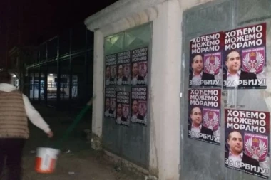 (FOTO) DIGAO SRBIJU NA NOGE: Širom Bujanovca plakati Miše Vacića