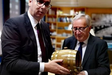 (FOTO) ŽIVELI! Srpski vinjak našao put do Brisela