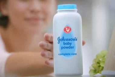 Oprez! Azbest u preparatima za najmlađe: "Džonsonov" puder može da OTRUJE bebu!