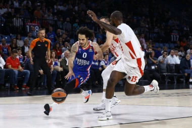 Micićev saigrač dobija novi ugovor: Efesovo bogatstvo za Šejna Larkina!