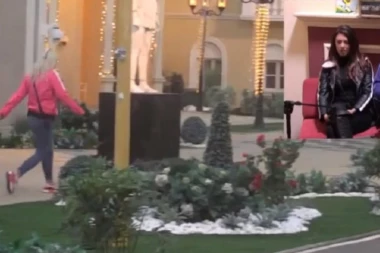 Idem da je spalim: Devojka Baneta Čolaka krenula da prebije Ivanu Krunić!