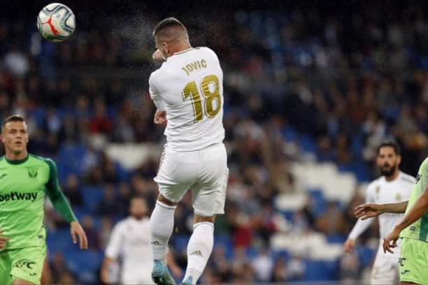 OSTAJE ILI ODLAZI? Oglasio se Zidan o Joviću!