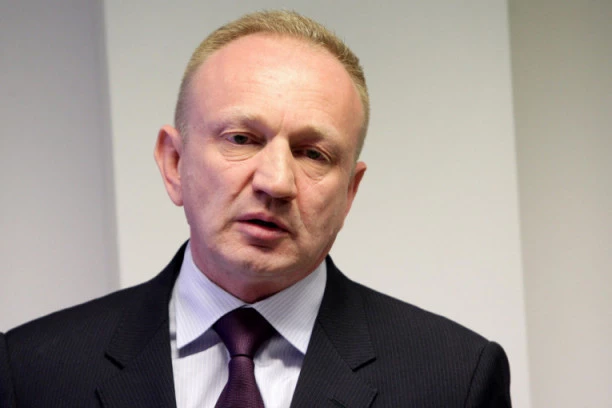 Đilas se totalno pogubio: Prvo medicinarima zadavao dodatni posao protestima, a sada ih brani od Albanaca