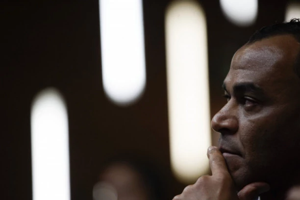 PROSLAVLJENI BRAZILSKI FUDBALER OSTAO BEZ KROVA NAD GLAVOM: Ima ROK da se iseli iz kuće?!