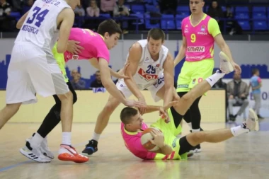 Blamaža u sred Beograda: Mega dala četiri poena u četvrtini, pa doživela brodolom protiv Budućnosti!