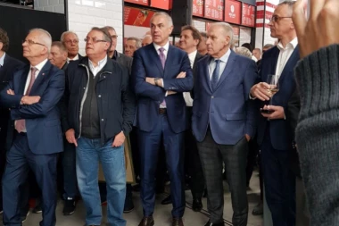 (FOTO) Spektakularno otvaranje: Zvezda dobila svoju televiziju!