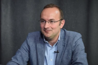 VLADIMIR PAVIĆEVIĆ O HAPŠENJU BRANA MIĆUNOVIĆA! Zašto KRIVOKAPIĆ ĆUTI!? A, imao je štošta da kaže i o MILU!