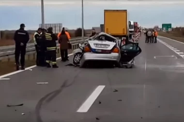 (VIDEO) Snimak tragične saobraćajke kod Inđije u kojoj su poginule dve osobe