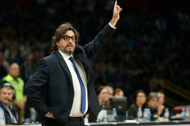 GROBARI SE POKLONILI TRINKIJERIJU: Bivši trener dočekan OVACIJAMA! (VIDEO)