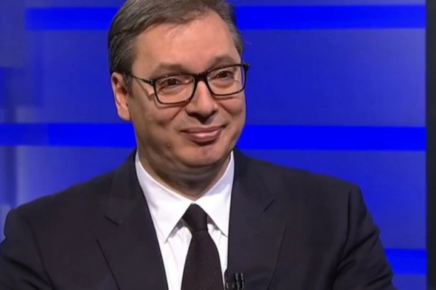 NE PROPUSTITE: Predsednik Vučić ekskluzivni gost emisije Hit tvit, budite uz TV PINK večeras od 21 čas!