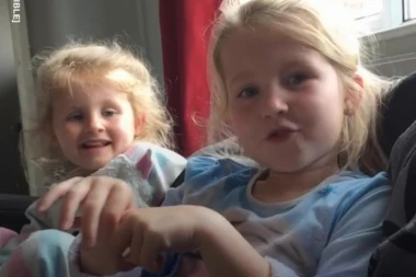(VIDEO) Urnebesani snimci nestašne dece nasmejaće vas do suza, a ove dve devojčice razbistrile su perverzne misli roditelja
