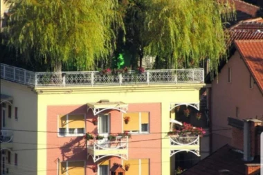 (FOTO) "Bože, moram da dođem u Pirot da to vidim": Evo zašto cela Srbija priča o kući pekara Dobrice