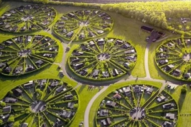 (FOTO, VIDEO) Ovo selo je zadivilo svet: Ljudi žive u krugovima, a razlog je OVO!