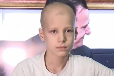 (FOTO) Kad svetlost prekrije tama, zauvek ostaćeš sa nama! Grafit kojim su se Grobari oprostili od malog Isaije slama srce!