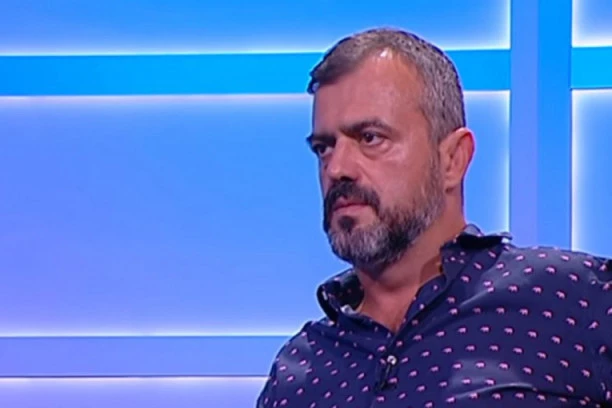 A, SAD IM JE MACA POJELA JEZIK! Sergej zloupotrebio decu u kampanji, hejteri ćute!