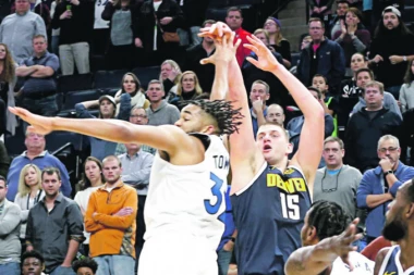 JOKIĆ REŠAVA KAO DŽORDAN!