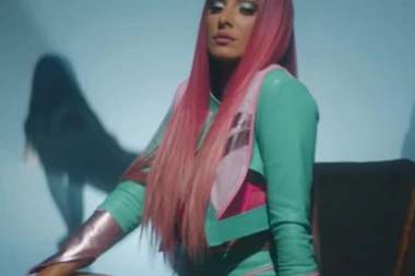 (VIDEO) Sahranila celu estradu: Poslušajte kako zvuči nova pesma Lune Đogani "U ljubavi luda"!