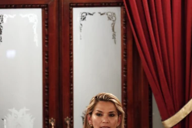 (VIDEO) Uprkos nedostatku kvoruma: Žanin Anjes se proglasila predsednicom Bolivije!