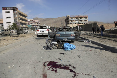 UBILI SU ČOVEKA I POJELI NJEGOVA CREVA! Užasne scene iz Avganistana lede krv u žilama
