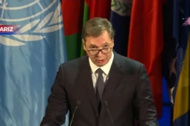 Vučić iz Pariza: Srpsko kulturno nasleđe na Kosovu je ugroženo