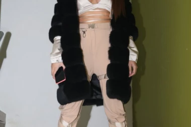 (VIDEO 18+) Ovako izgledaju BOMBE od silikona: Luna prvi put pokazala gole grudi!