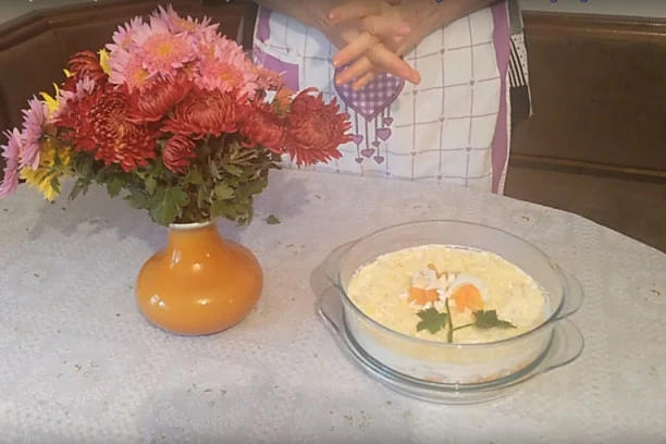 (RECEPT) IDEALNO PREDJELO: Mimoza salata na prazničnoj trpezi