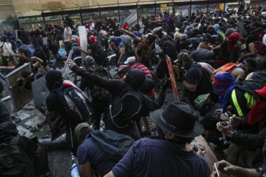 Nesvakidašnji potez: Fudbaleri Čilea stali uz narod, protiv Perua ne igraju!