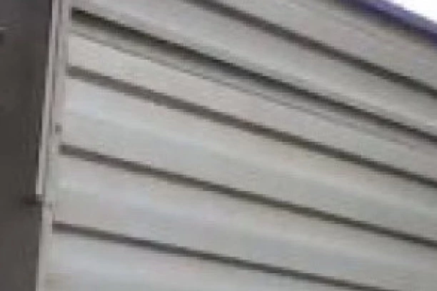 (VIDEO) Užasne scene na auto-putu!! Od siline vetra 3 šlepera završila na krovu