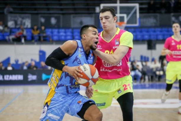 (VIDEO) Košarkaši Mege postigli autokoš kako bi meč otišao u produžetak